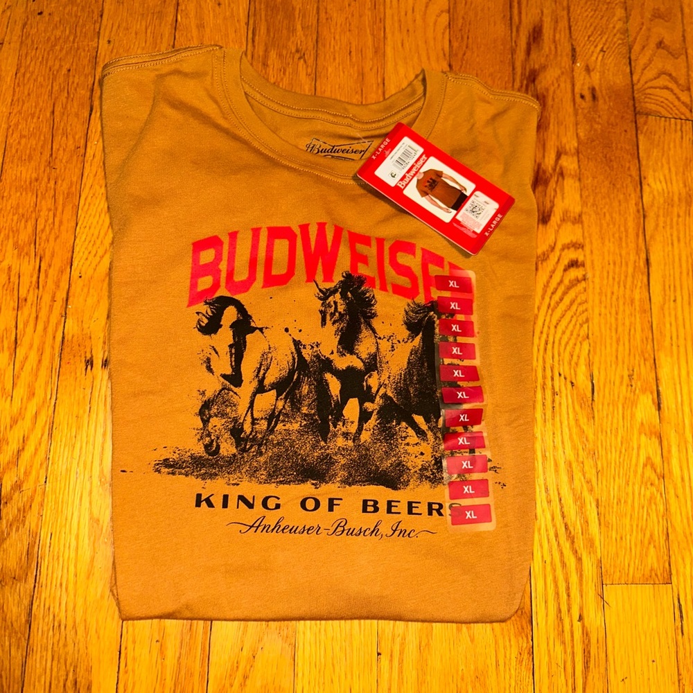 Men’s Budweiser tshirt NWT
